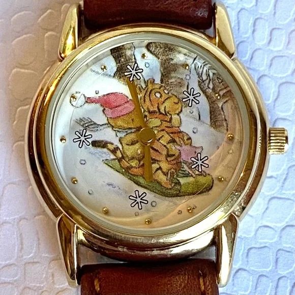 ⚡️Host Pick⚡️Limited Edition Vintage Pooh Snowflake Watch #849 of 1000🌟 - Picture 16 of 16